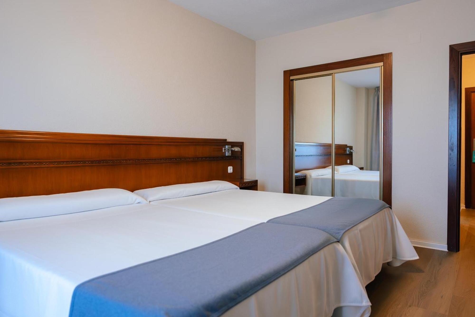 Hotel Port Europa Calp Exterior foto